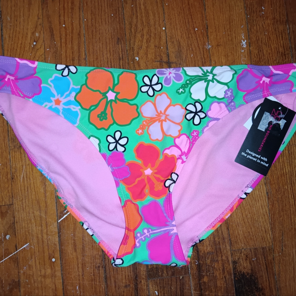 NWT No Boundaries Floral Retro Bikini Bottoms Jr's. XL